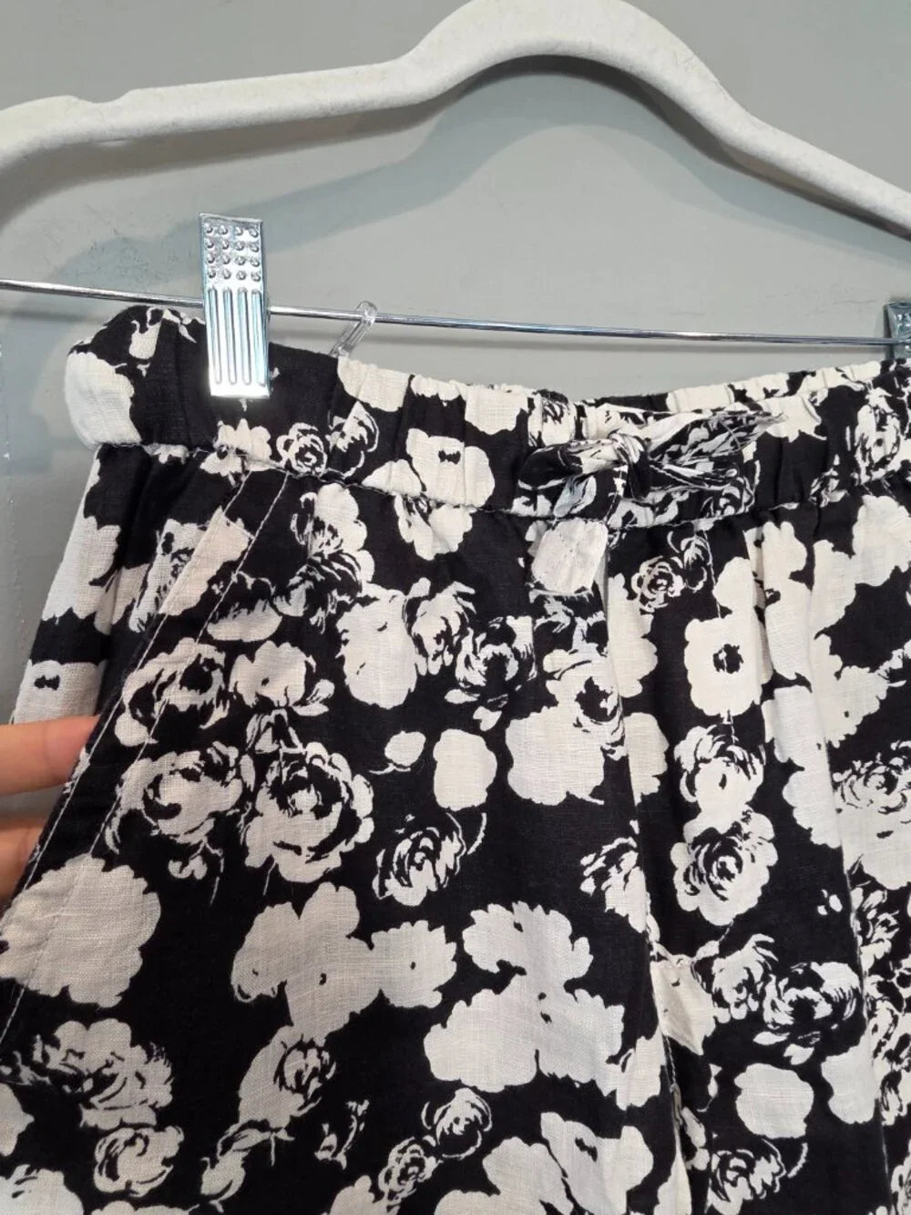 Everlane Linen Pull-On Barrel Pant Black Bone Floral